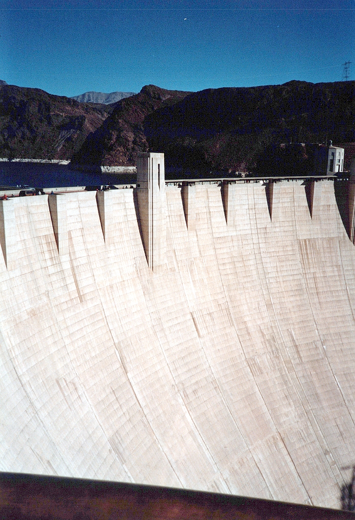 1995 - USA 58 (Hoover Dam).jpg
